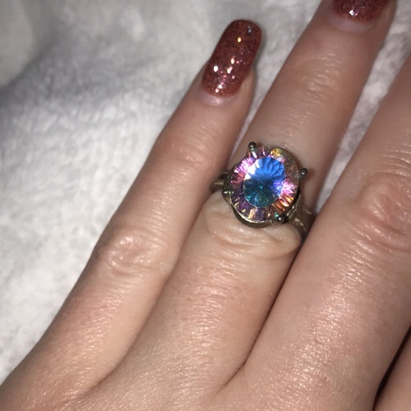 Iridescent crystal ring set in sterling silver with a whale tail bezel - Picture 3 of 4